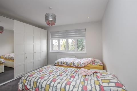 5 bedroom house to rent, Oakfields Road, Temple Fortune, NW11