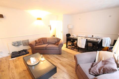 1 bedroom in a house share to rent - Pigott Street, London, Greater London, E14