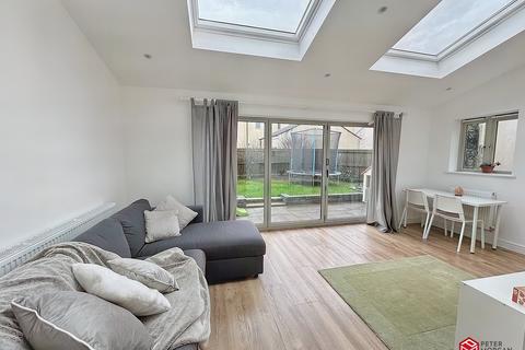 4 bedroom detached house for sale - Heathland Way, Llandarcy, Neath, Neath Port Talbot. SA10 6FT