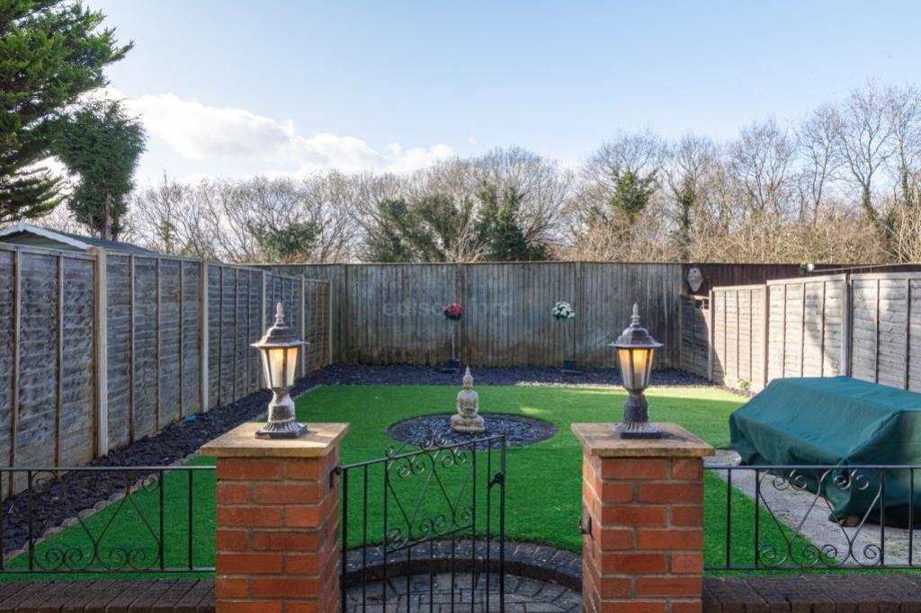 Parnall Crescent, Yate, Bristol, BS37 2 bed semidetached house for