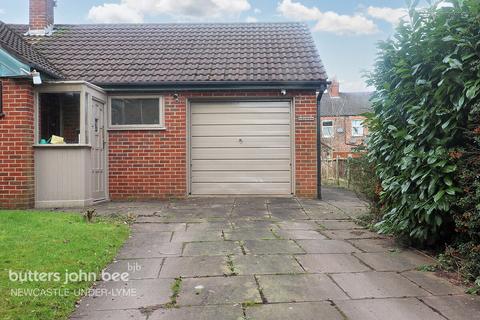 2 bedroom detached bungalow for sale - High Street, Newcastle