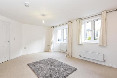2 bedroom apartment to rent - Berryfields,  Aylesbury,  HP18