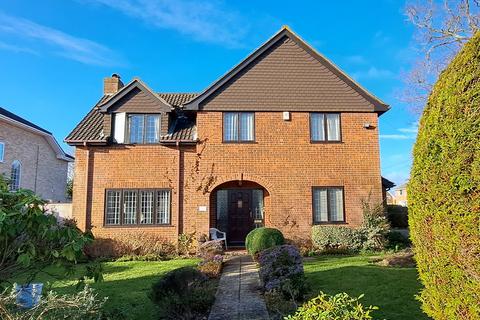 4 bedroom detached house for sale, Barton Court Avenue