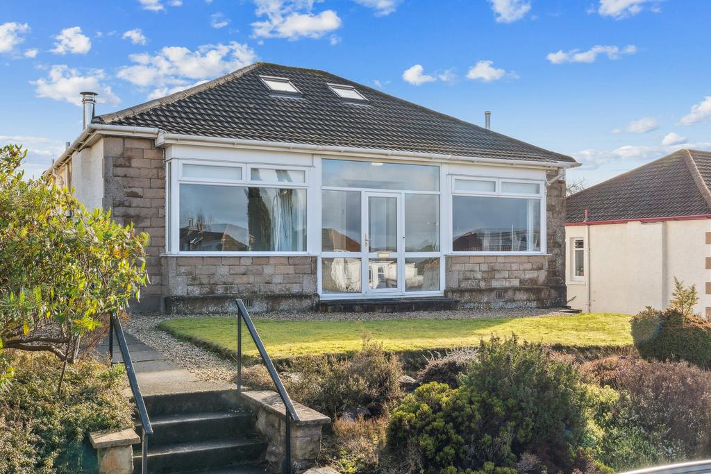 Evan Drive, Giffnock, East Renfrewshire, G46 6NN 3 bed detached