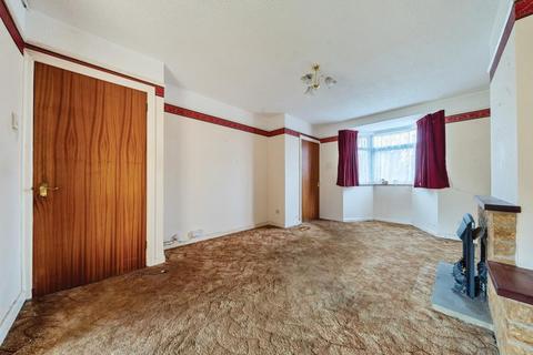 3 bedroom semi-detached house for sale, Banbury,  Oxfordshire,  OX16