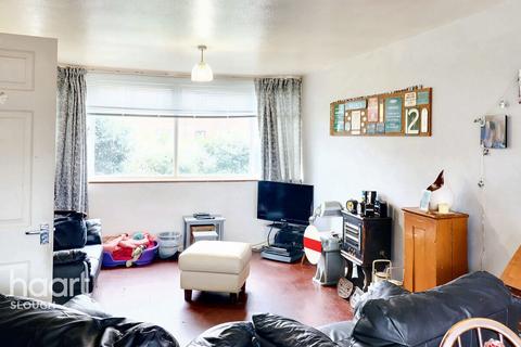 2 bedroom end of terrace house for sale, Sutton Place, Slough