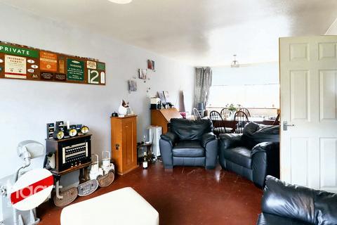 6 Sutton Place, Slough, SL3 8AA