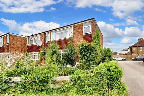 6 Sutton Place, Slough, SL3 8AA
