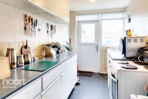6 Sutton Place, Slough, SL3 8AA