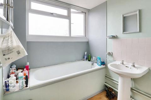 6 Sutton Place, Slough, SL3 8AA