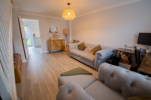 17 Beeston Drive, Stanground, Peterborough, PE2 8UH