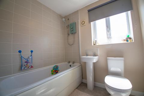57 Bellona Drive, Peterborough, PE2 8FW