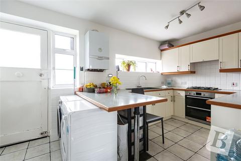 4 Geddy Court, Romford, RM2 6BE