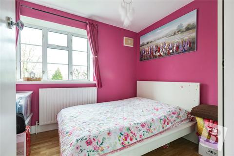 4 Geddy Court, Romford, RM2 6BE