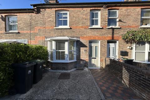 2 bedroom end of terrace house to rent, Fordington