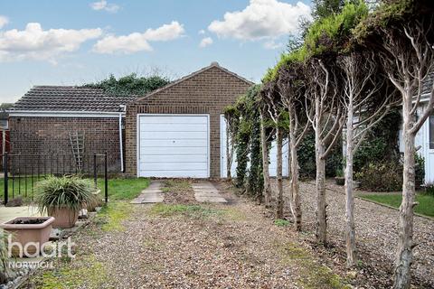 3 bedroom semi-detached house for sale, Harrisons Drive, Norwich