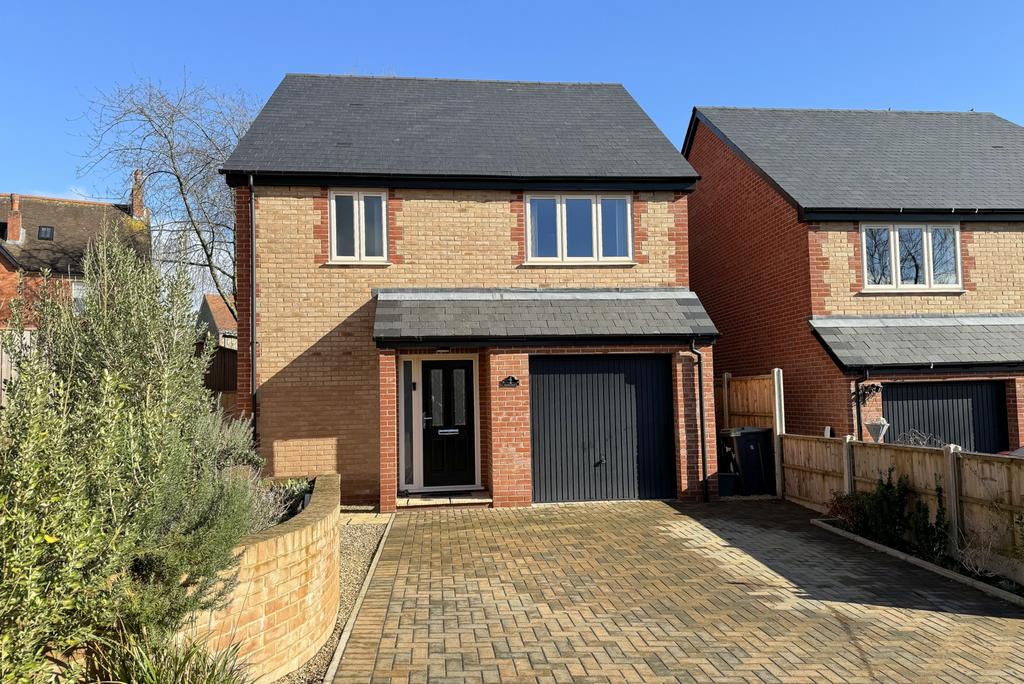 Bourton, Dorset, SP8 3 bed detached house for sale £395,000