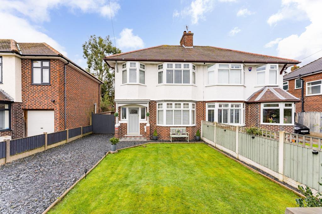 Widnes, Widnes WA8 3 bed semidetached house for sale £290,000