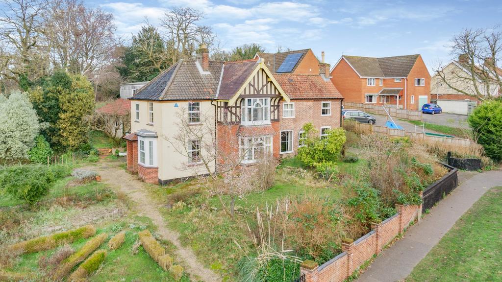 Elm Grove Lane, Norwich, Norfolk, NR3 5 bed detached house for sale £