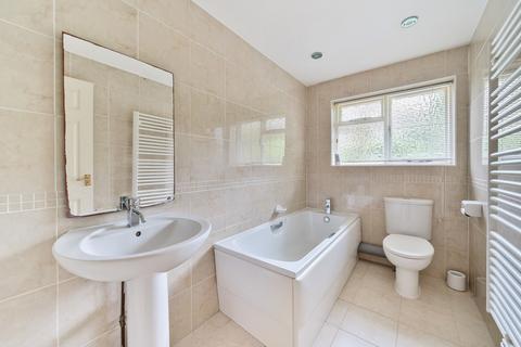 64 Chalk Hill, West End, Southampton, SO18 3DB
