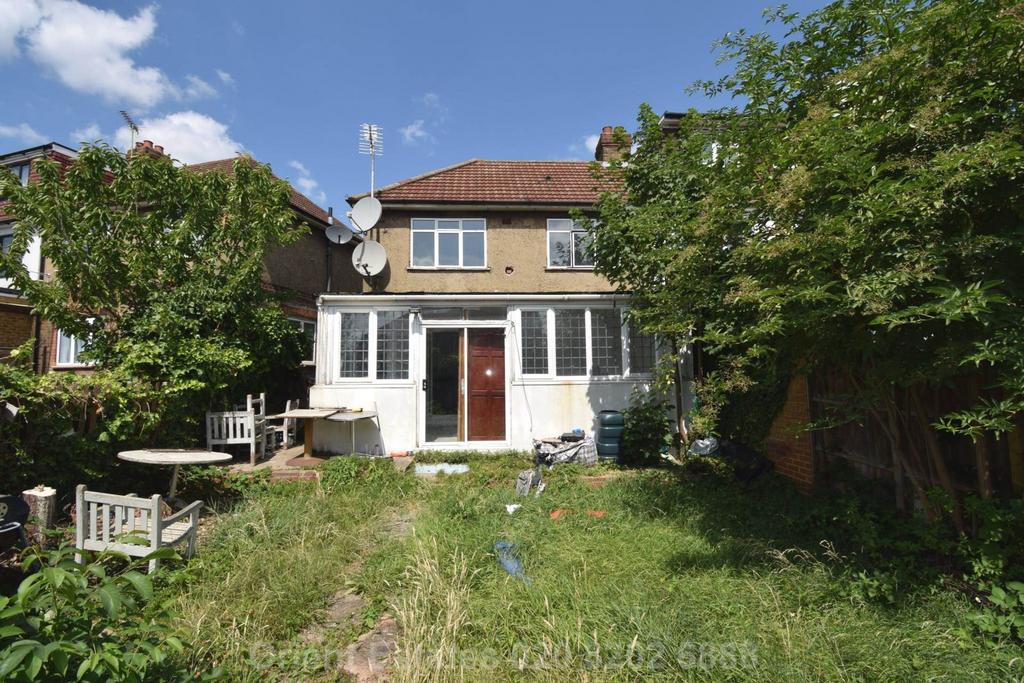 Detached house exterior, garden