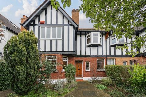 15 Vanbrugh Fields, London, SE3 7TZ