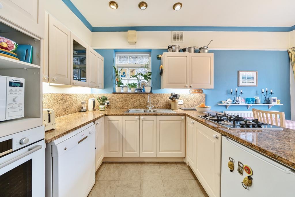 Kitchen 4