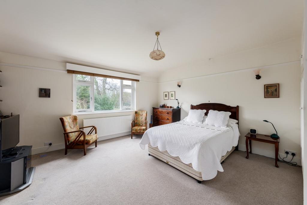 Main Bed