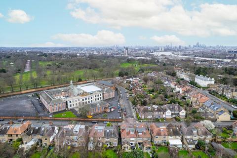 15 Vanbrugh Fields, London, SE3 7TZ