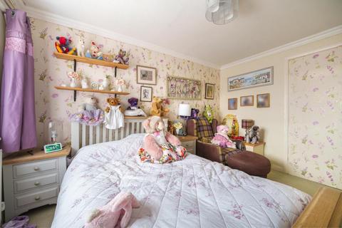 3 bedroom semi-detached house for sale, Aylesbury,  Buckinghamshire,  HP19