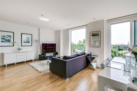 3 bedroom flat to rent, Riverside Apartments, Goodchild Road, London