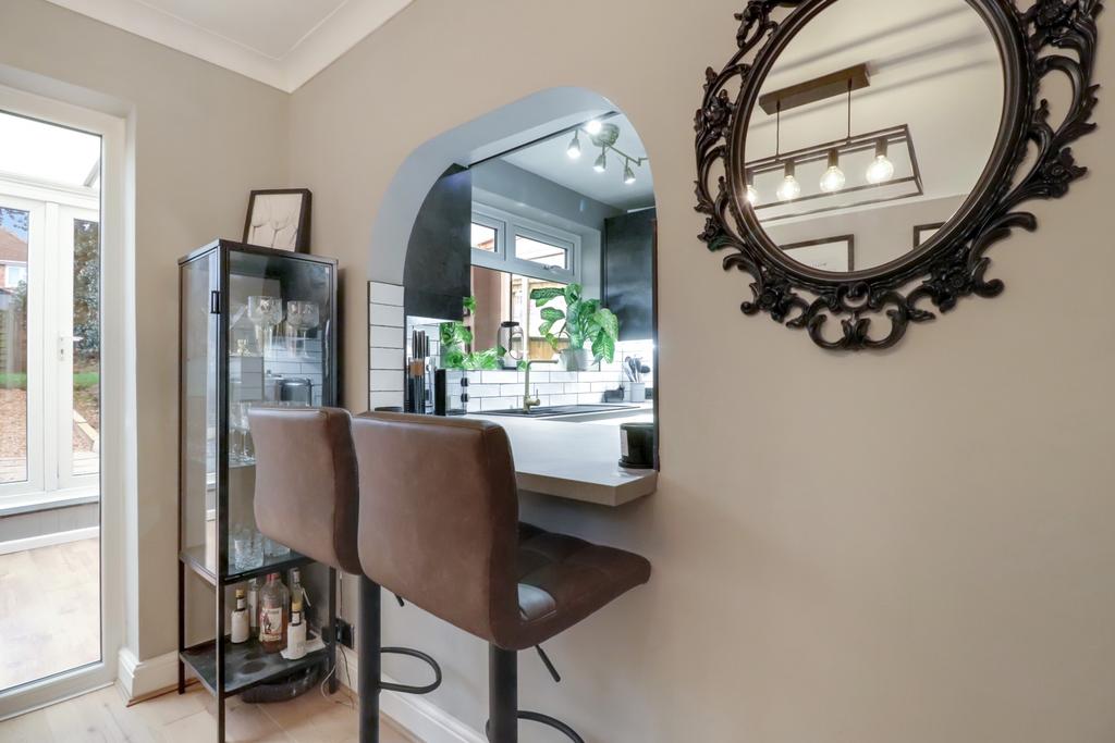 Dining room through to the kitchen