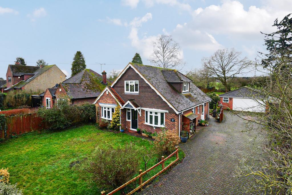 Dropmore Road, Burnham, SL1 4 bed detached house for sale £1,100,000