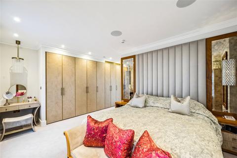 35 Bloomfield Terrace, London, SW1W 8PQ