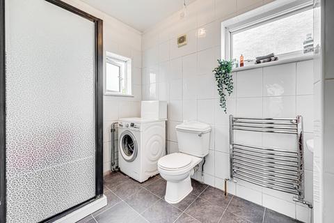 43 Blenheim Chase, Leigh-on-sea, SS9 3BZ