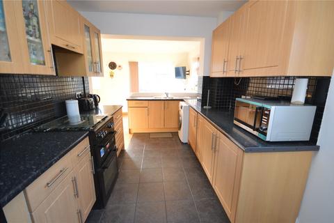 3 bedroom link detached house for sale, Harveys Hill, Luton, Bedfordshire, LU2