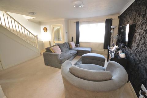 3 bedroom link detached house for sale, Harveys Hill, Luton, Bedfordshire, LU2