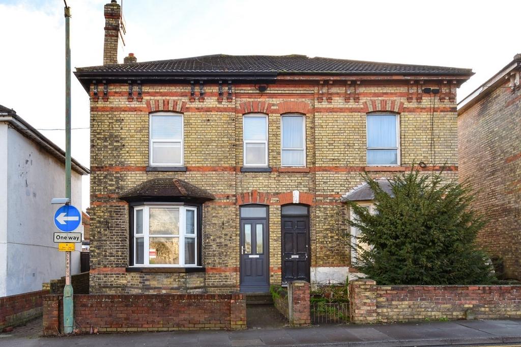 College Road, Maidstone, Kent 4 bed semidetached house for sale £400,000