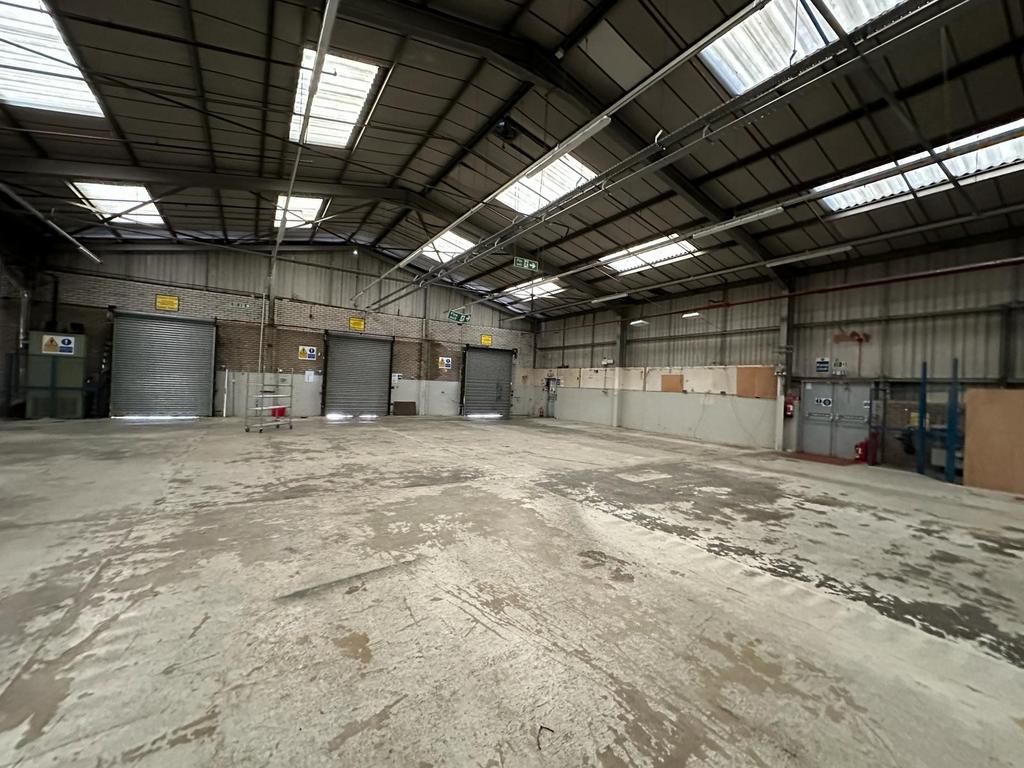 Windows, Ridgewell Way, Tonypandy, CF40 Warehouse to rent £1,725 pcm (£398 pw)
