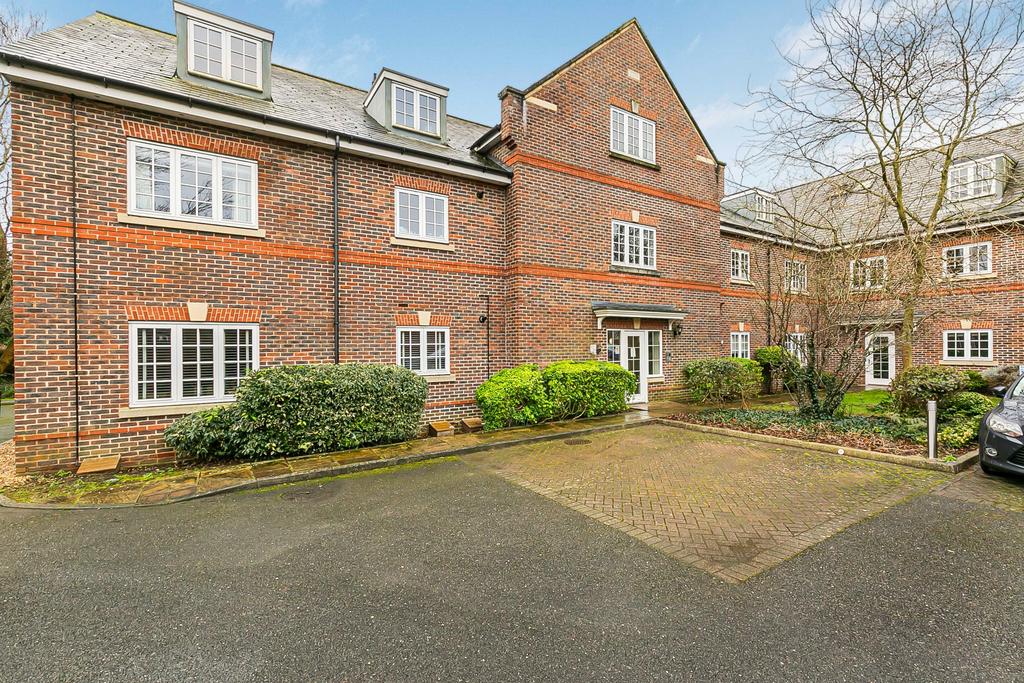 Holywell Hill, St Albans, AL1 2 bed flat for sale £475,000