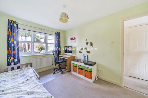 13 Farrier Close, Bromley, BR1 2SW