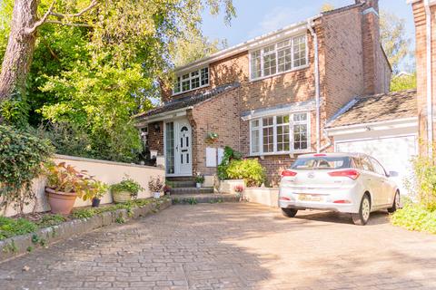 4 bedroom link detached house for sale, Whittington Close, Hythe