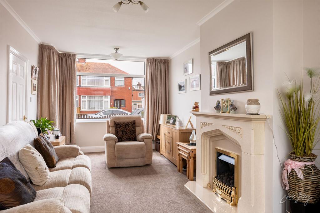 Beverley Road, Offerton, Stockport SK2 5AY 3 bed semidetached house
