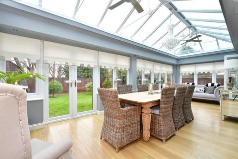 41 Bancroft Chase, Hornchurch, RM12 4DP