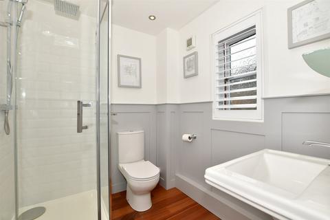 41 Bancroft Chase, Hornchurch, RM12 4DP