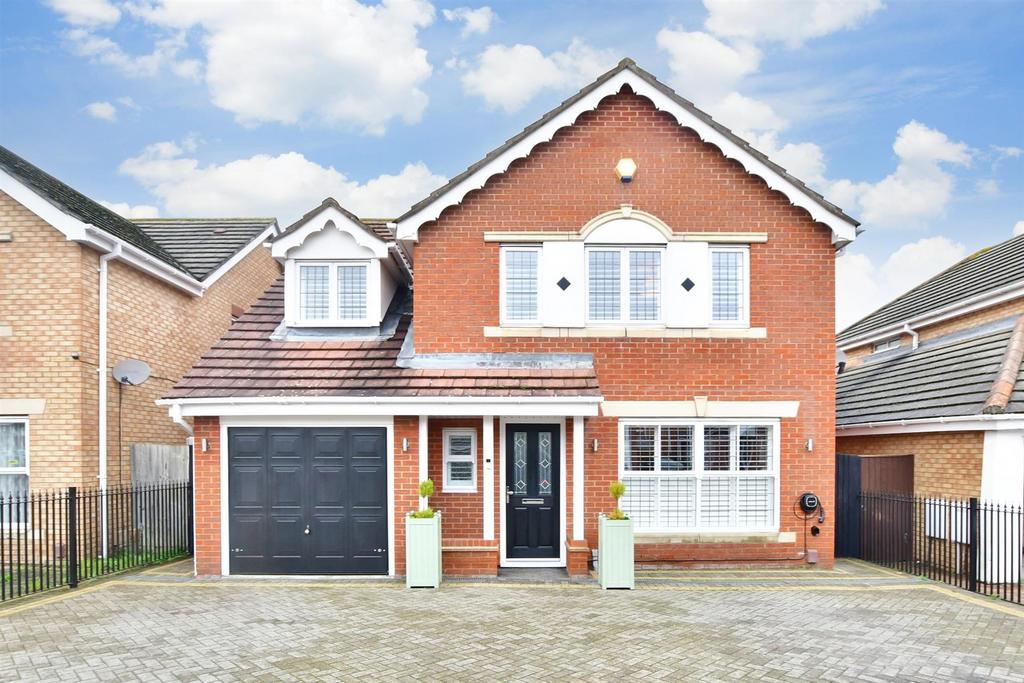 Bancroft Chase, Hornchurch, Essex 5 bed detached house for sale £775,000