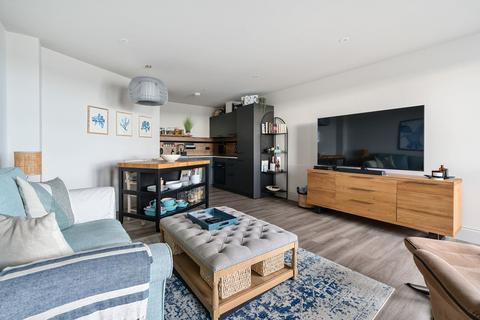 2 bedroom flat for sale, West Lodge, The Esplanade