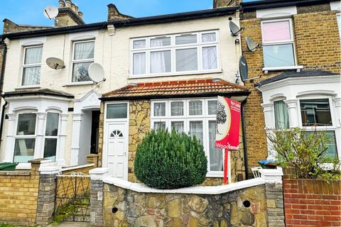 3 bedroom terraced house for sale - Selby Road, London, E11