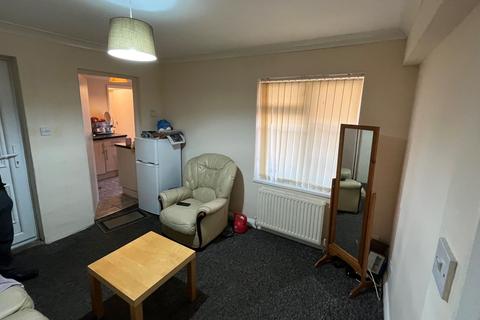 1 bedroom flat for sale - 8B Hibbert Street, Luton, Bedfordshire, LU1 3UU