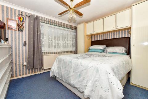 3 bedroom terraced house for sale - Wildman Close, Parkwood, Gillingham, Kent